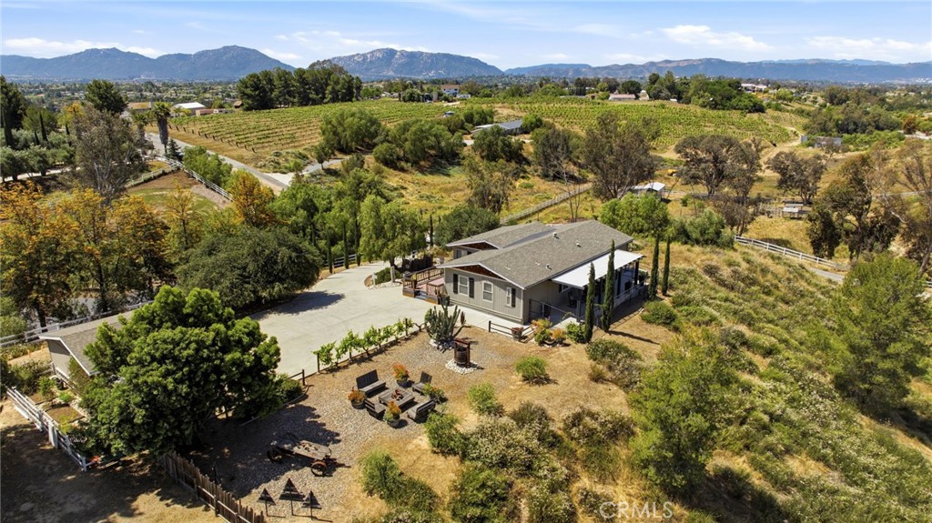 41714 Avenida De Anita