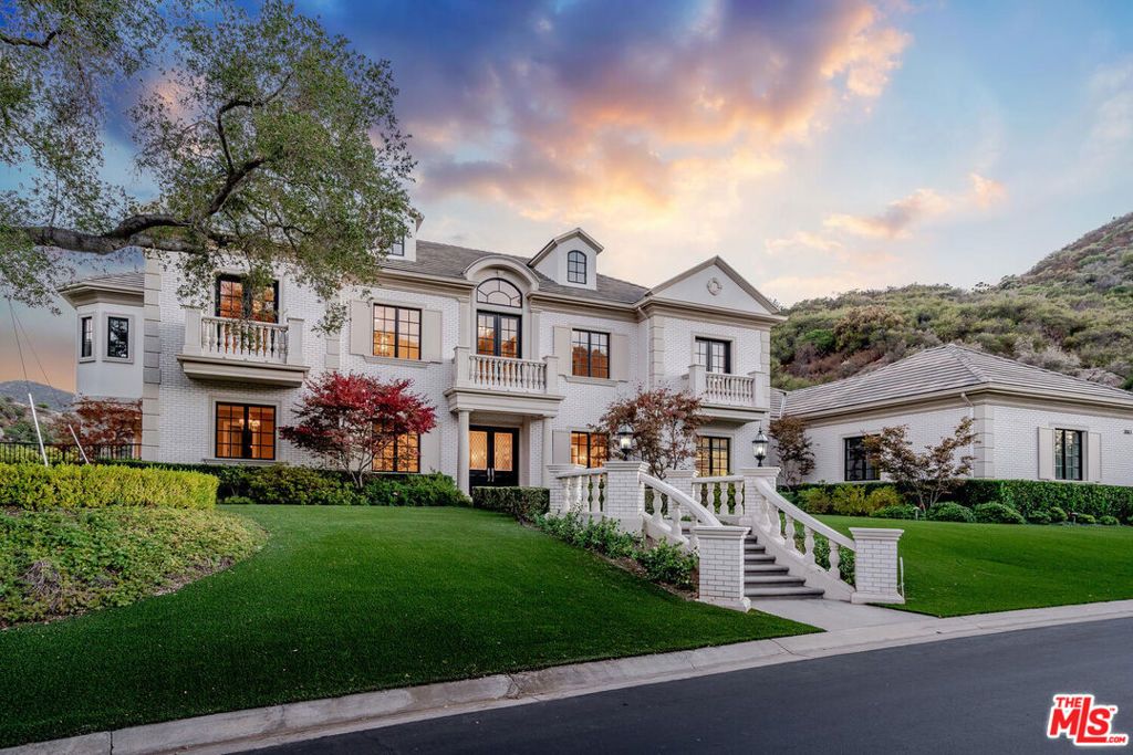 Photo of 3063 W Stafford Road, Thousand Oaks, CA 91361 (MLS # 26642943)