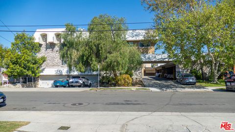 Photo of 601 E Acacia Avenue, Glendale, CA 91205 (MLS # 26660355)