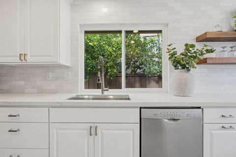 11669 Springside Road San Diego CA 92128