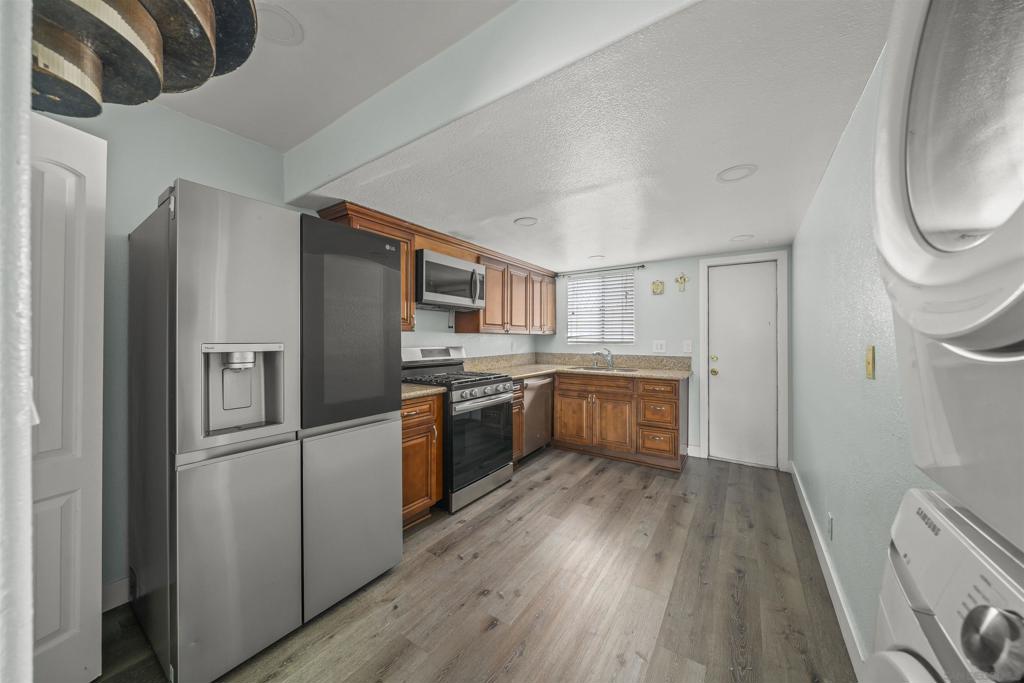 368 Vance St 3-C