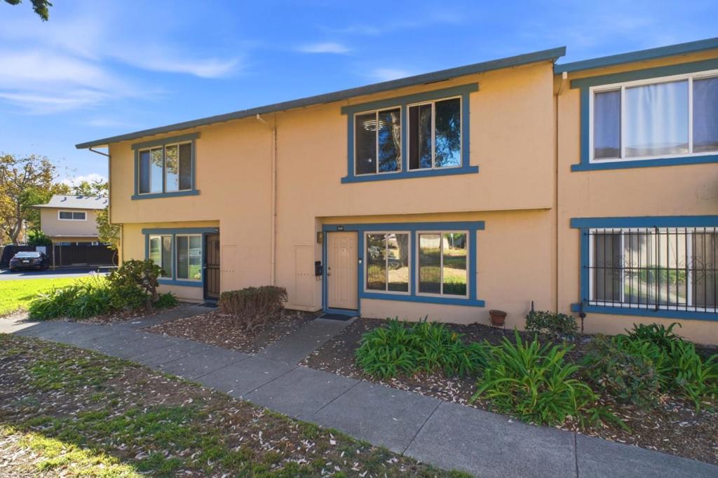 27447 Ponderosa Court