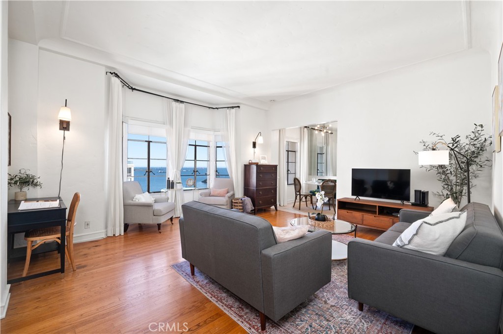 800 E Ocean Boulevard 1405