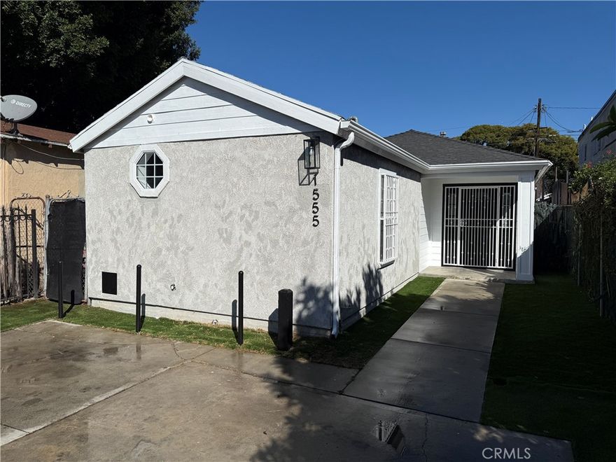 Welcome to this charming 3 bedroom, 2 bath home ideally located in the heart of Los Angeles close to shopping centers, major highways, and just minutes from USC and  SoFi Stadium. This property features upgraded finishes throughout, offering a modern and comfortable living environment. Perfect for first time buyers or investors seeking a well-maintained home in a rapidly growing area. A must see to truly appreciate!