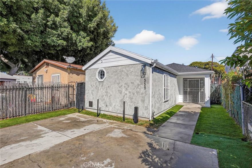 Welcome to this charming 3 bedroom, 2 bath home ideally located in the heart of Los Angeles close to shopping centers, major highways, and just minutes from USC and  SoFi Stadium. This property features upgraded finishes throughout, offering a modern and comfortable living environment. Perfect for first time buyers or investors seeking a well-maintained home in a rapidly growing area. A must see to truly appreciate!