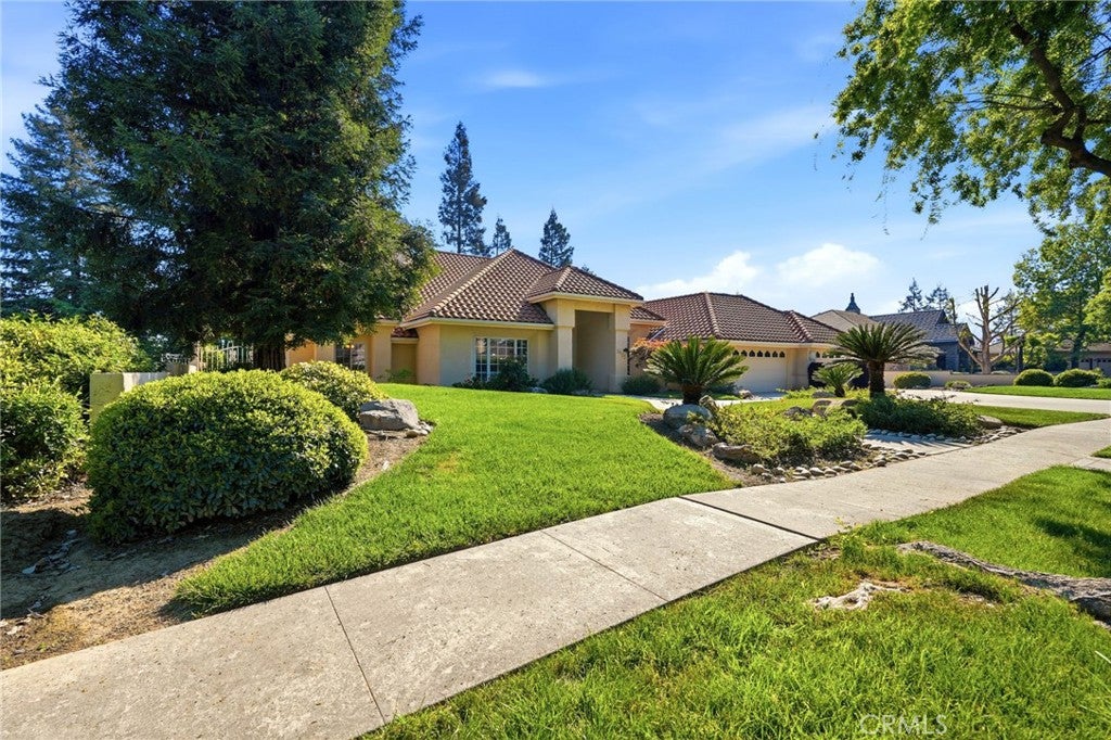 3403 E Vassar Court