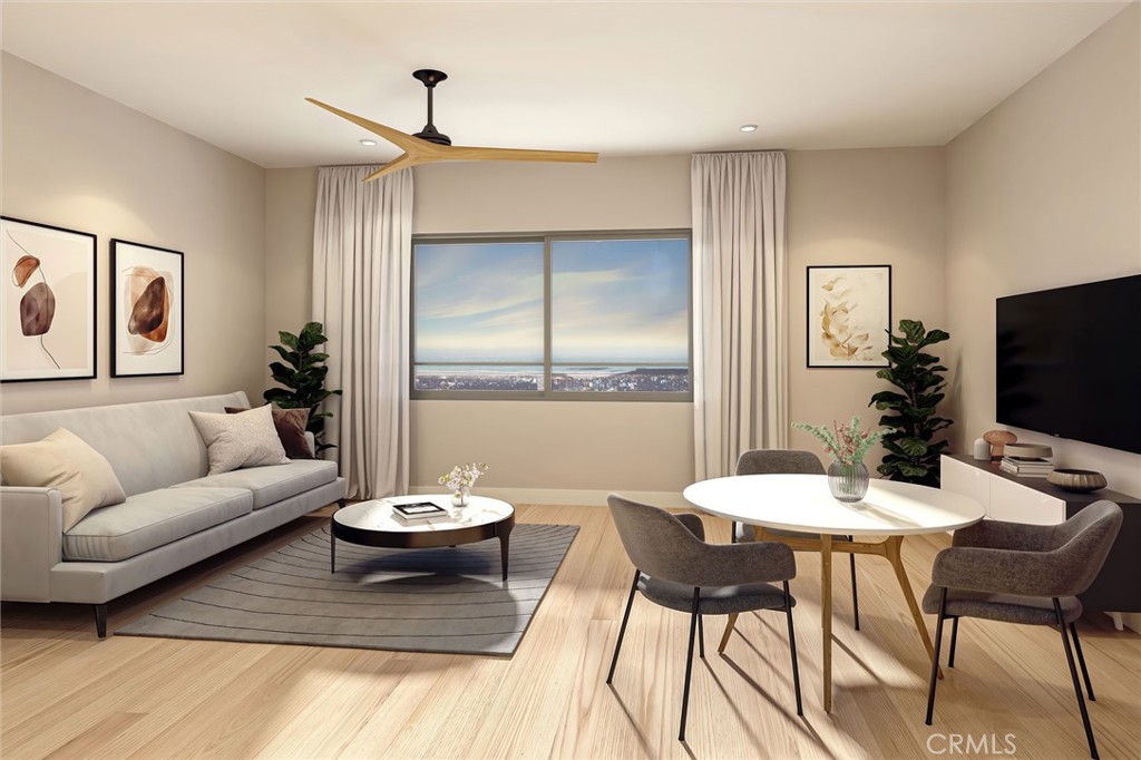 451 Grand Avenue W 212