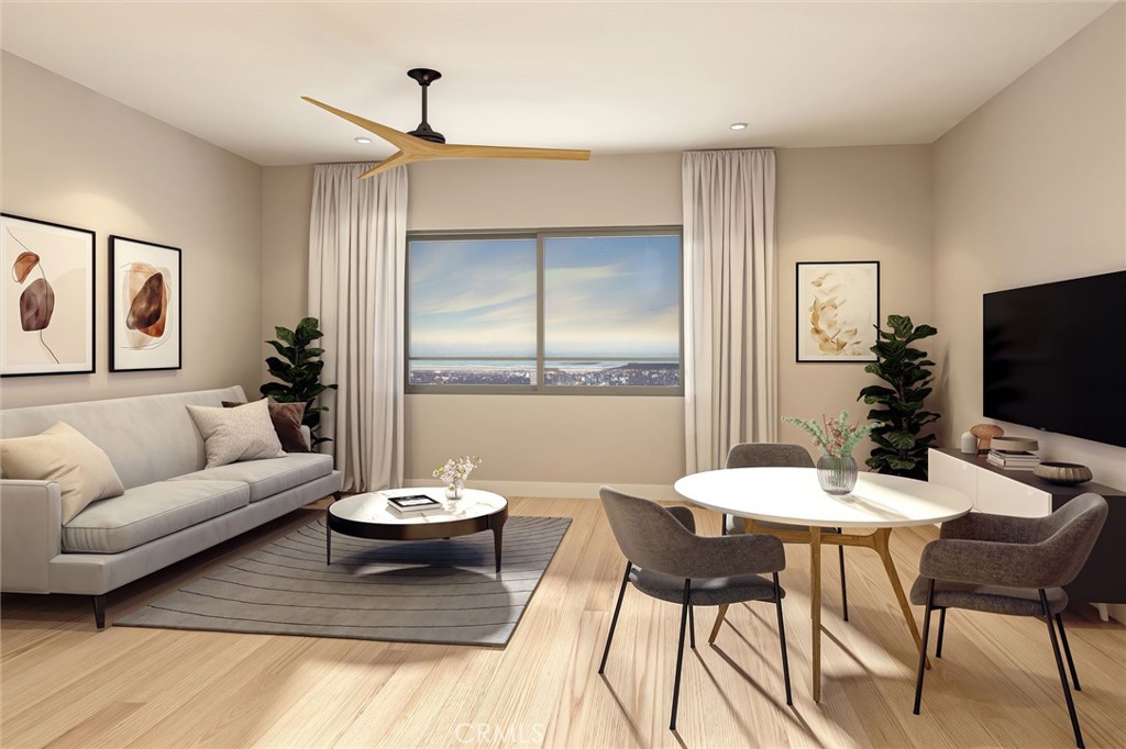 451 Grand Avenue W 212