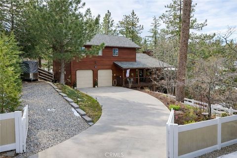 Photo of 32425 Snowshoe Ln, Running Springs, CA 92382 (MLS # IG26049526)