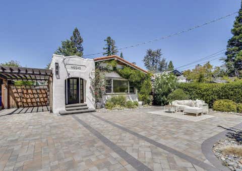 Photo of 245 Los Gatos Boulevard, Los Gatos, CA 95030 (MLS # ML82058707)