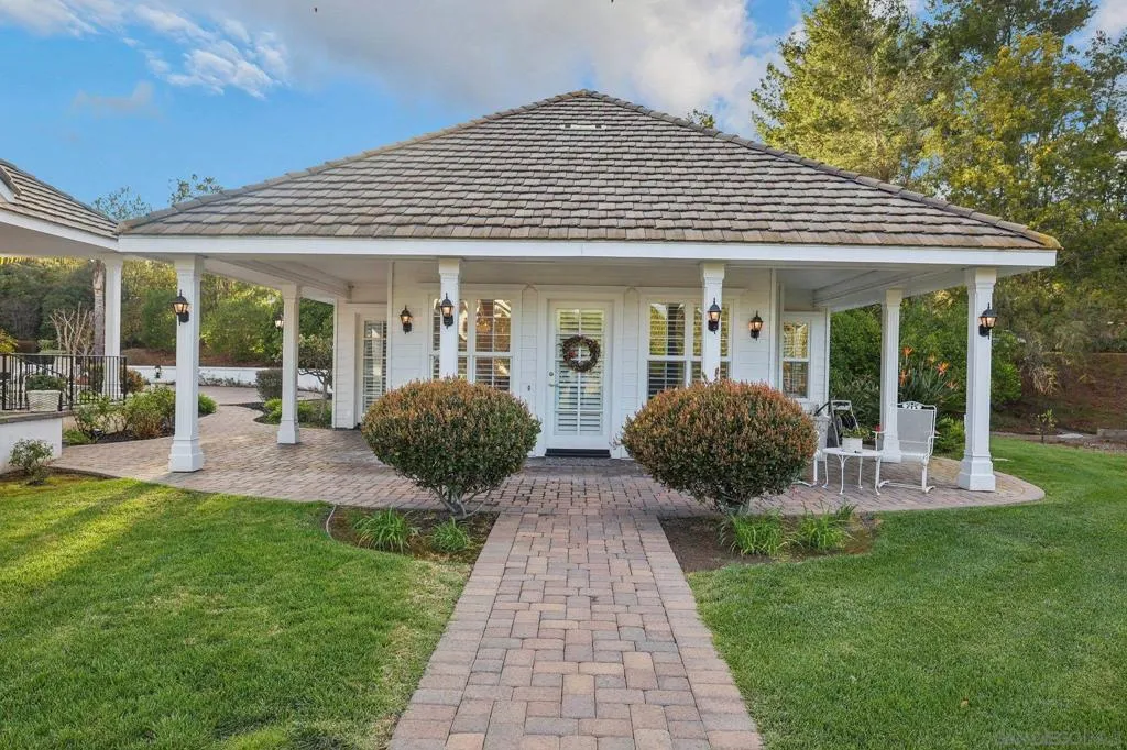 Poway, California 92064, United States, 5 Bedrooms Bedrooms, ,8 BathroomsBathrooms,Residential,Active,86205