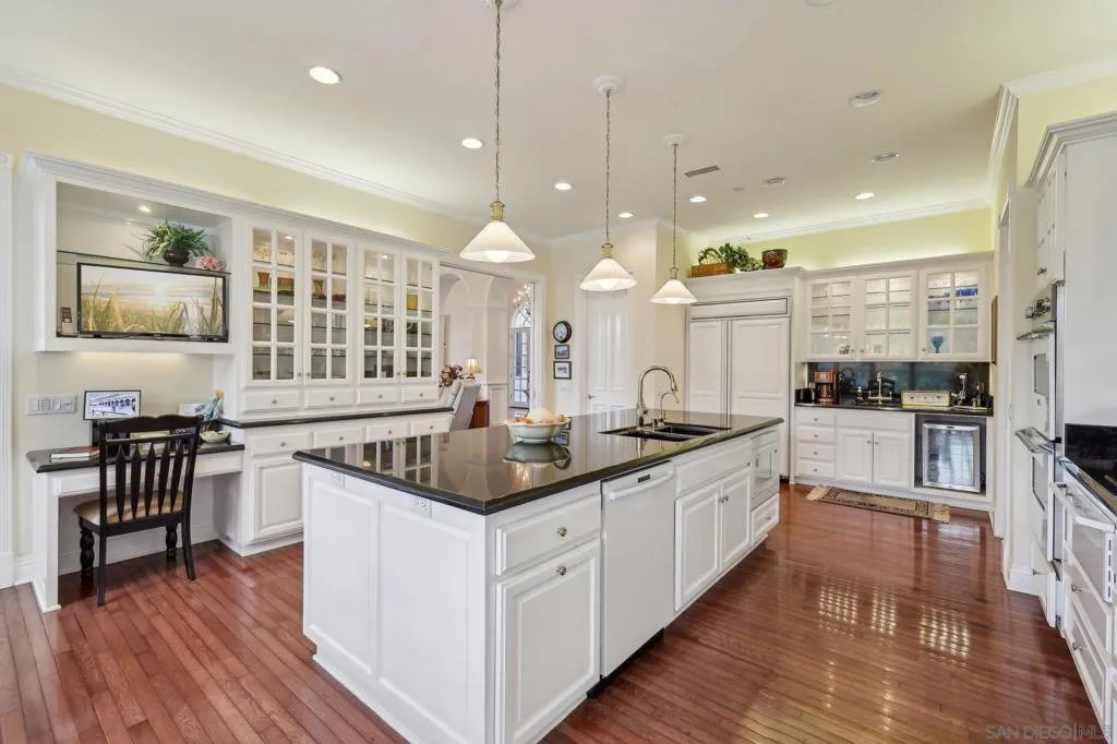 Poway, California 92064, United States, 5 Bedrooms Bedrooms, ,8 BathroomsBathrooms,Residential,Active,86205