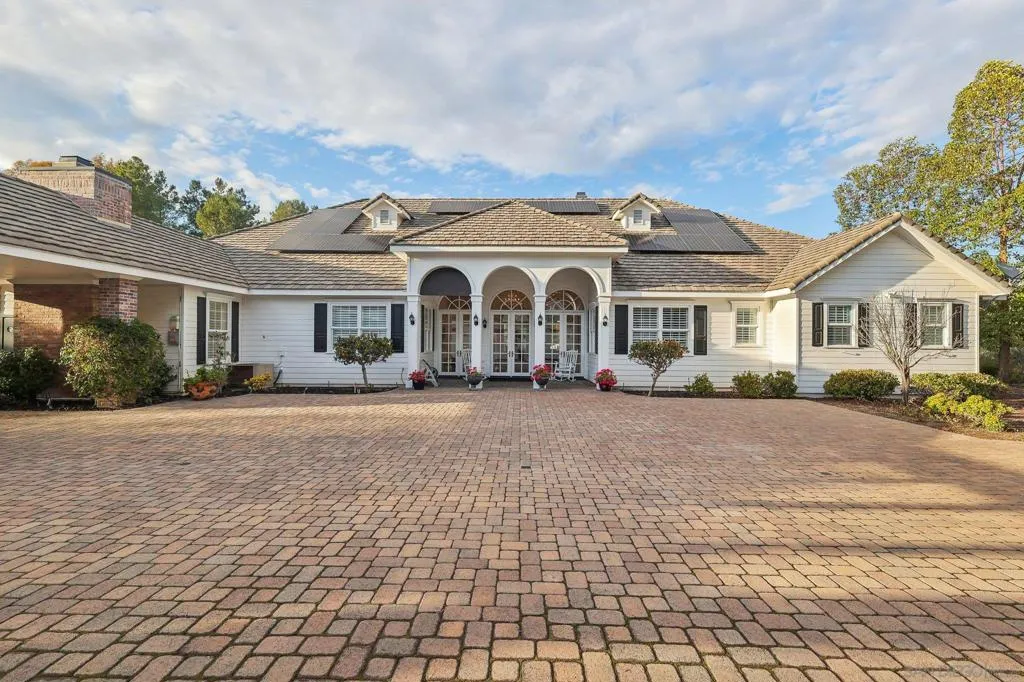 Poway, California 92064, United States, 5 Bedrooms Bedrooms, ,8 BathroomsBathrooms,Residential,Active,86205