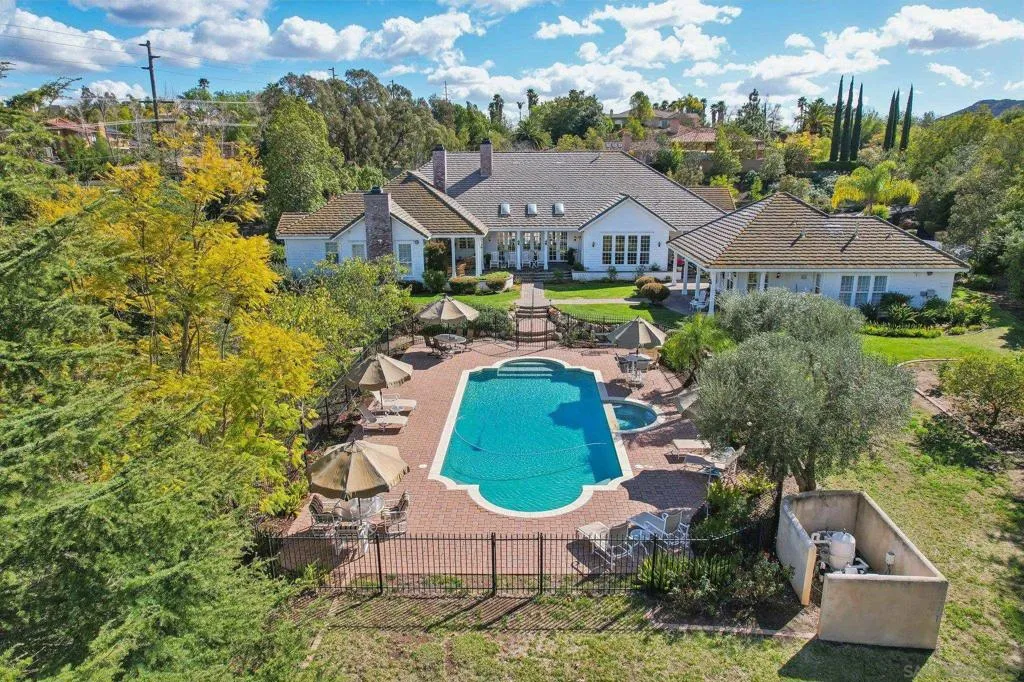 Poway, California 92064, United States, 5 Bedrooms Bedrooms, ,8 BathroomsBathrooms,Residential,Active,86205