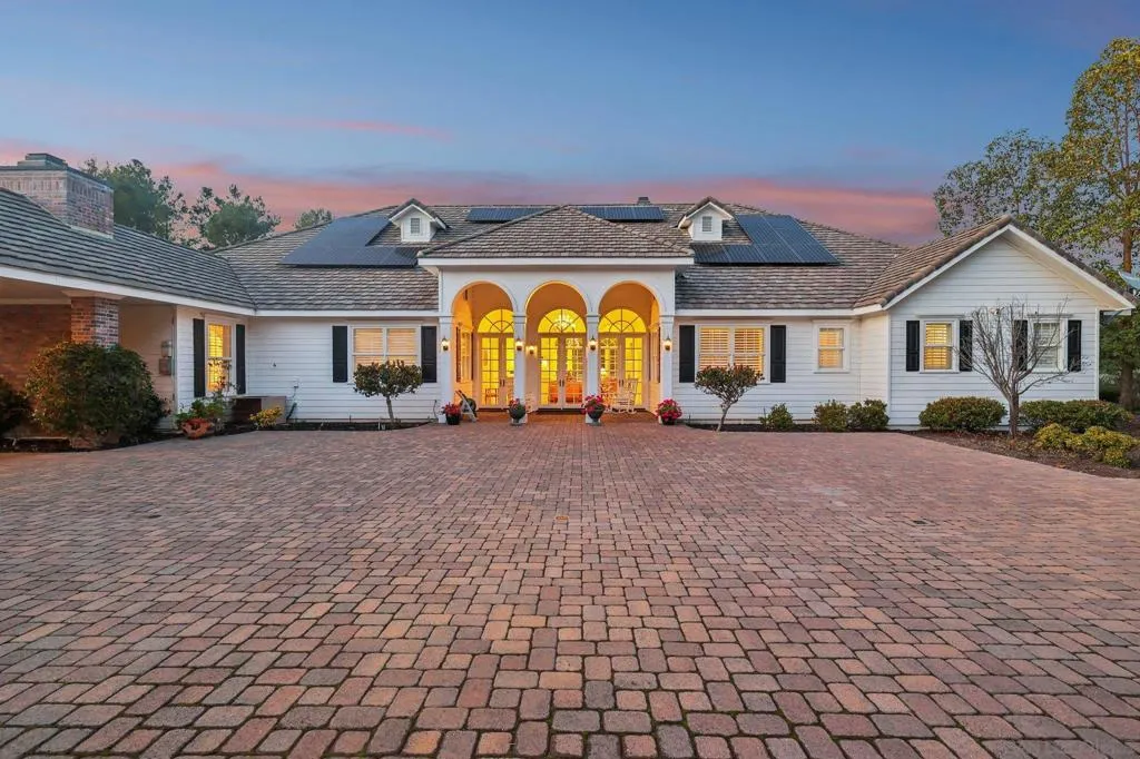 Poway, California 92064, United States, 5 Bedrooms Bedrooms, ,8 BathroomsBathrooms,Residential,Active,86205