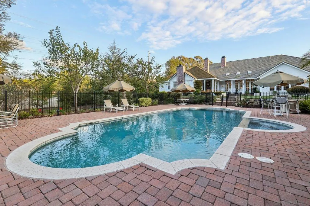 Poway, California 92064, United States, 5 Bedrooms Bedrooms, ,8 BathroomsBathrooms,Residential,Active,86205