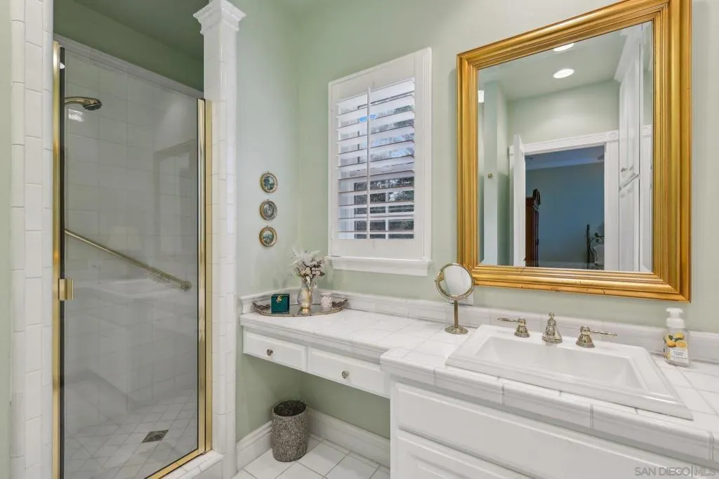 Poway, California 92064, United States, 5 Bedrooms Bedrooms, ,8 BathroomsBathrooms,Residential,Active,86205