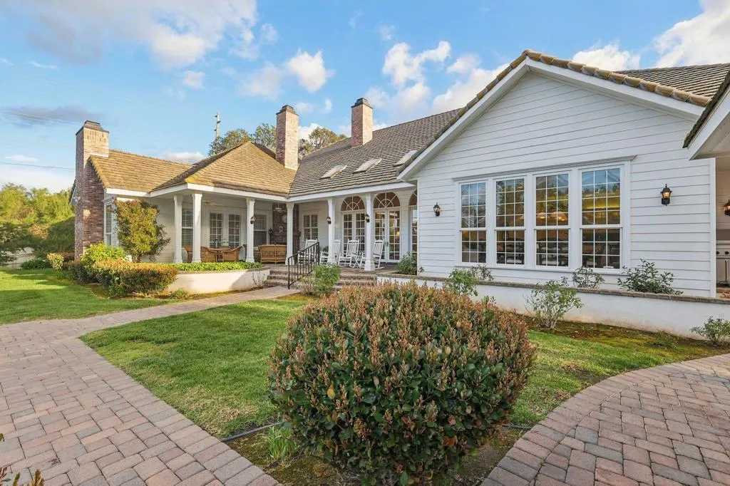 Poway, California 92064, United States, 5 Bedrooms Bedrooms, ,8 BathroomsBathrooms,Residential,Active,86205