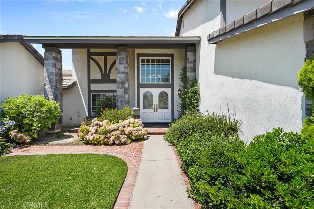 20709 Calle Pera