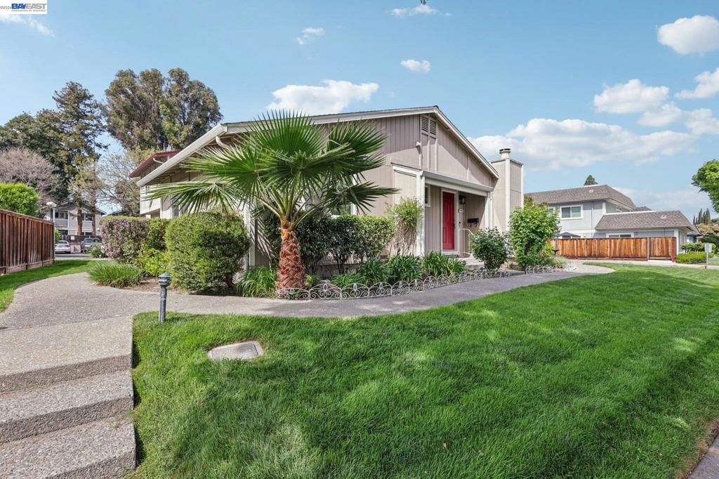 Photo of 4433 Fairlands Dr Dr, Pleasanton, CA 94588 (MLS # 41127372)