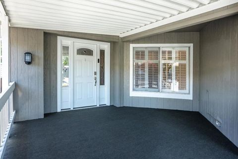 Photo of 429 Millpond Drive, San Jose, CA 95125 (MLS # ML82046146)