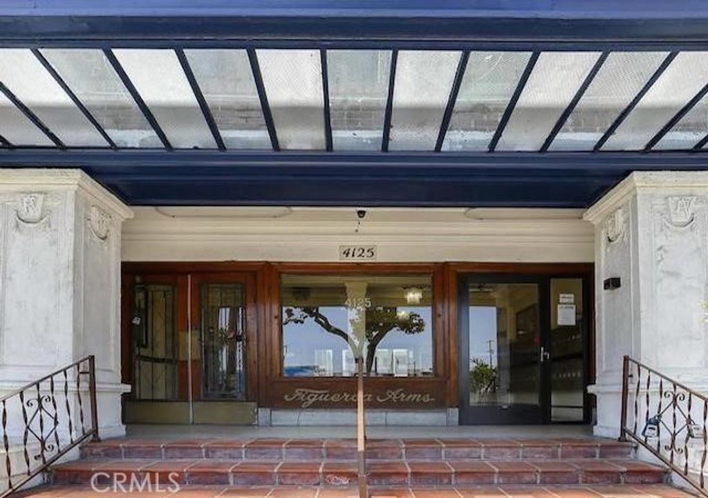 Photo of 4125 S Figueroa Street #101, Los Angeles, CA 90037 (MLS # DW25257136)