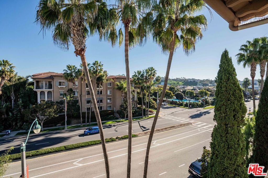 5935 Playa Vista Drive 407
