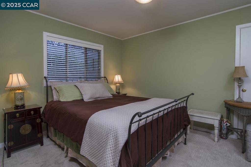 DOWNTOREEK - Residential Lease