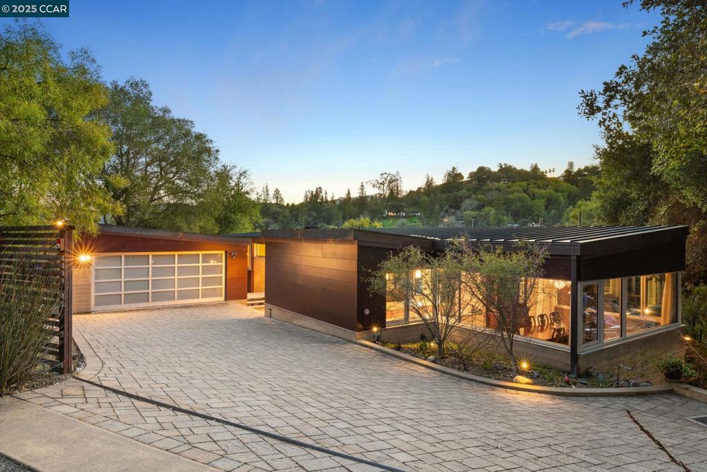 2 Crane Ct