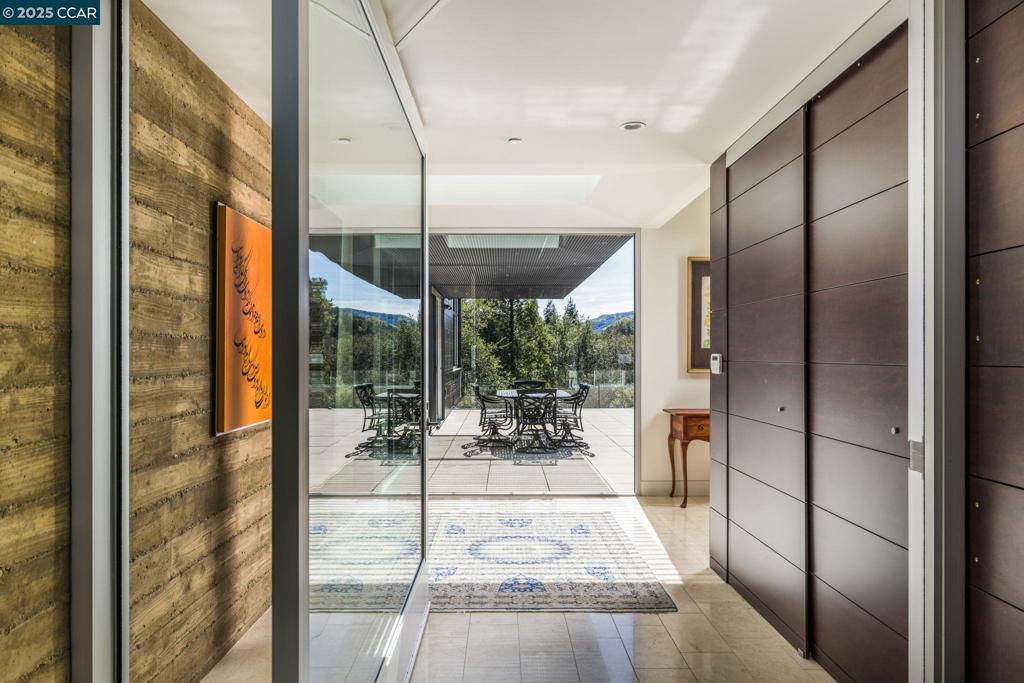 2 Crane Ct