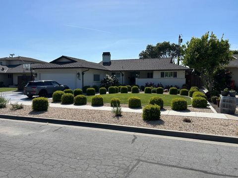 Photo of 1268 La Mirada Drive, Salinas, CA 93901 (MLS # ML82046902)