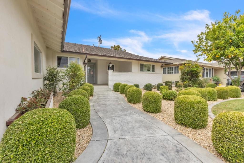 1268 La Mirada Drive