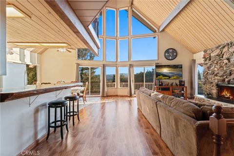 Photo of 27734 Alpen Dr, Lake Arrowhead, CA 92352 (MLS # IG26077894)