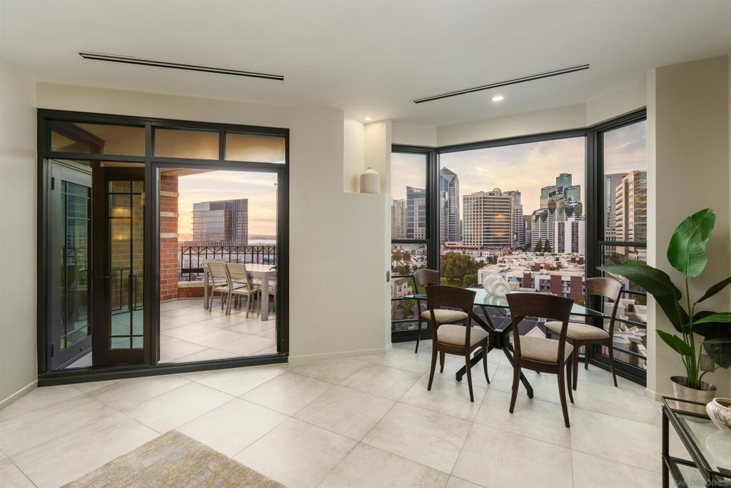 500 W Harbor Dr 1303