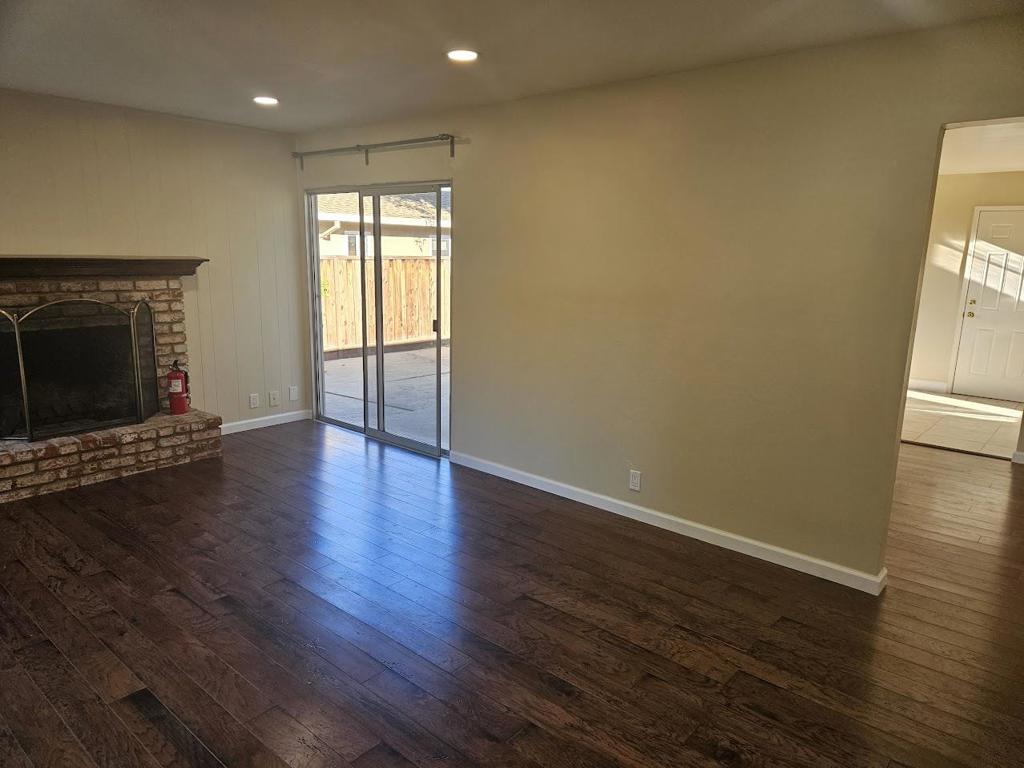 806808 Moraga Drive