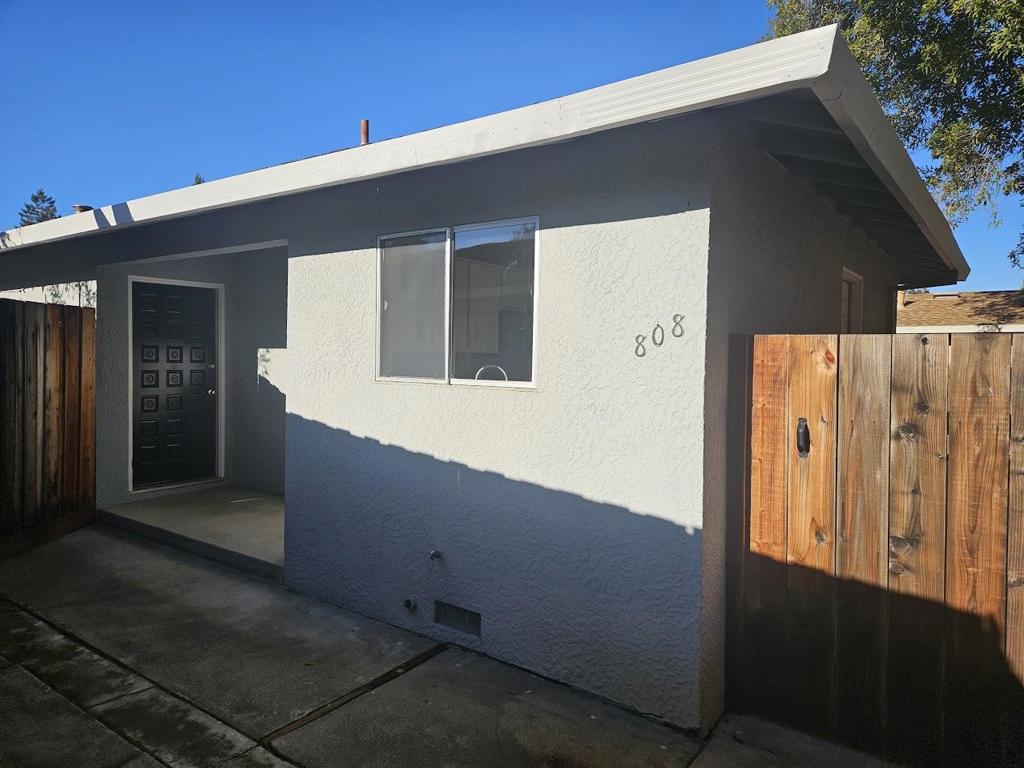 806808 Moraga Drive