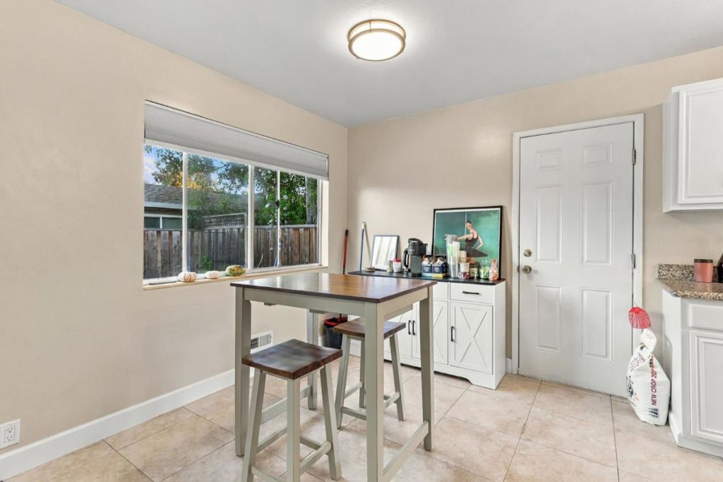 806808 Moraga Drive