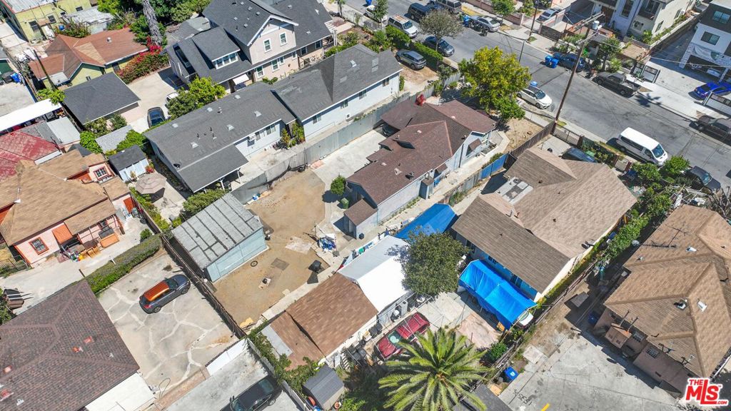 1525 W 37th Street