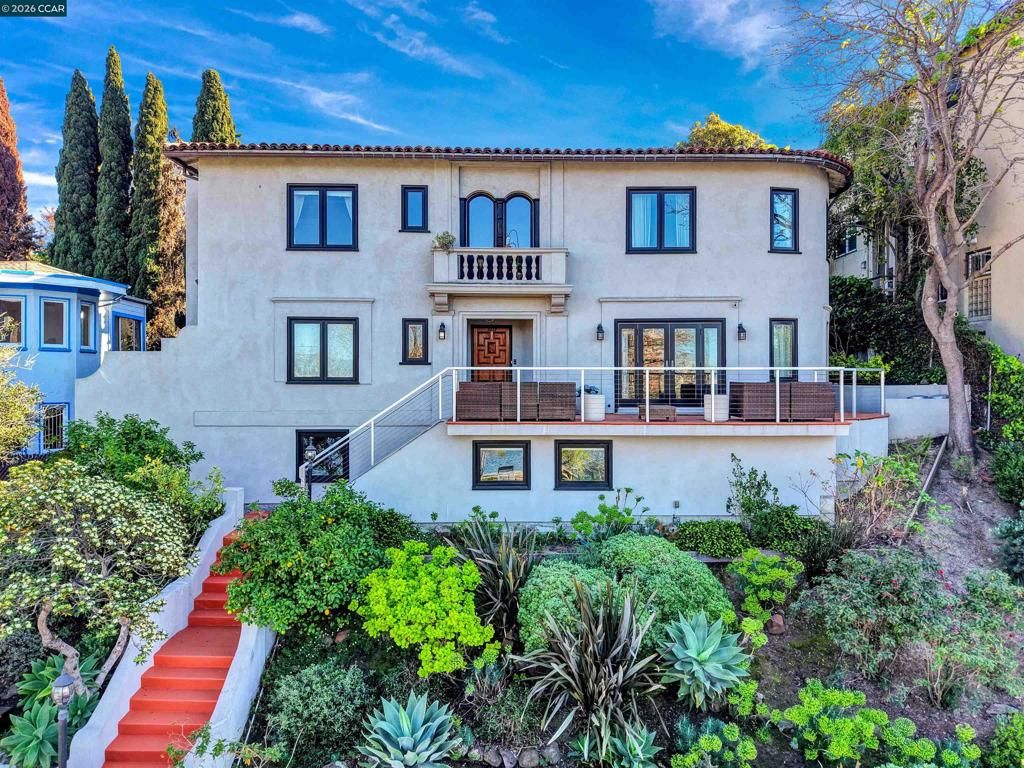 Photo of 2038 Lakeshore Ave, Oakland, CA 94606 (MLS # 41129344)