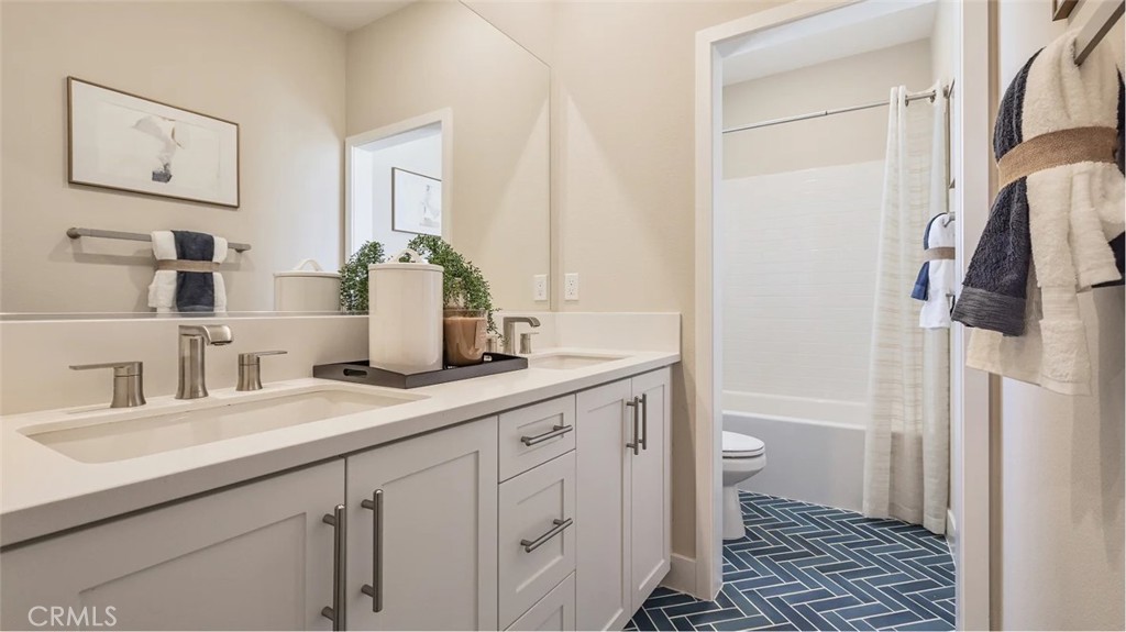 Ruby at Valencia - Residential