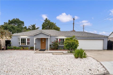 Photo of 4745 N Edenfield AVE, Covina, CA 91722 (MLS # OC26177158)