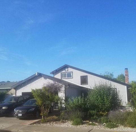 Photo of 1011 Loyola Way, Vallejo, CA 94589 (MLS # ML82043392)