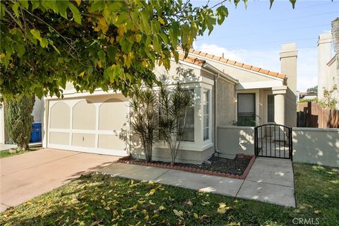 Photo of 11864 Perlita Pl, Fontana, CA 92337 (MLS # IG25276124)