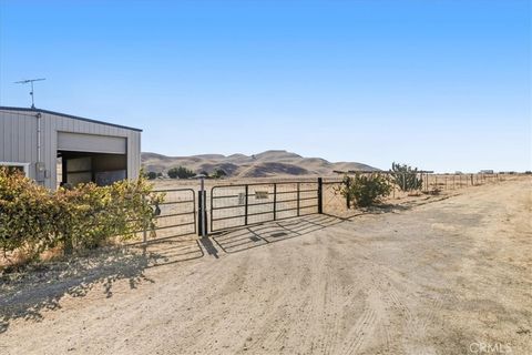 Photo of 485 S 8 th Street, Shandon, CA 93461 (MLS # SC25224587) Photo of 485 S 8 th Street, Shandon, CA 93461 (MLS # SC25224587)