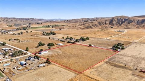 Tiny photo for 485 S 8 th Street, Shandon, CA 93461 (MLS # SC25224587)