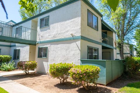 Photo of 1811 E Grand Ave Ave #89, Escondido, CA 92027 (MLS # 2600293SD)