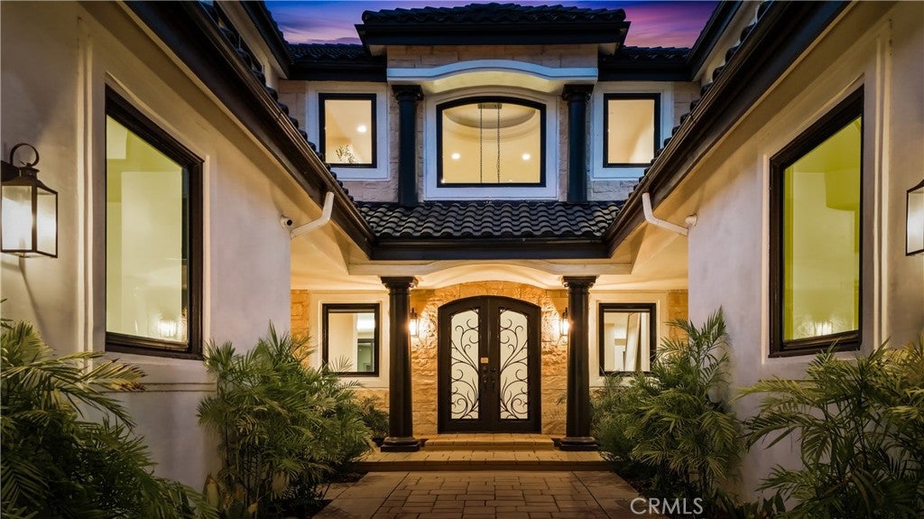 17437 Oak Creek Court