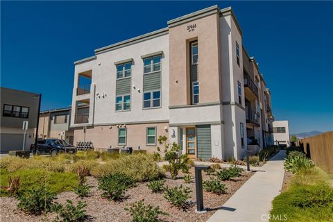Photo of 27466 Mercantile Court #203, Valencia, CA 91381 (MLS # SR26152122)