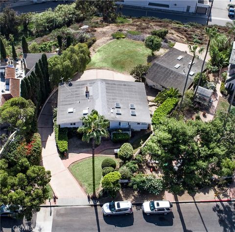 Photo of 2953 Cliff Drive Dr, Newport Beach, CA 92663 (MLS # NP25256004)