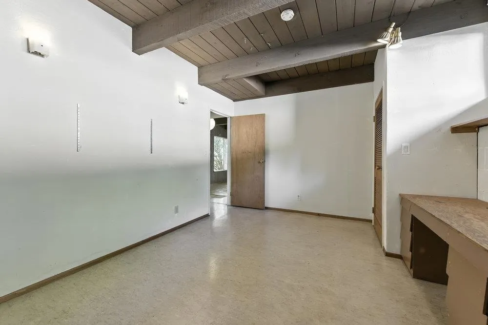 Los Altos Hills, California 94022, United States, 4 Bedrooms Bedrooms, ,3 BathroomsBathrooms,Residential,Active,186785